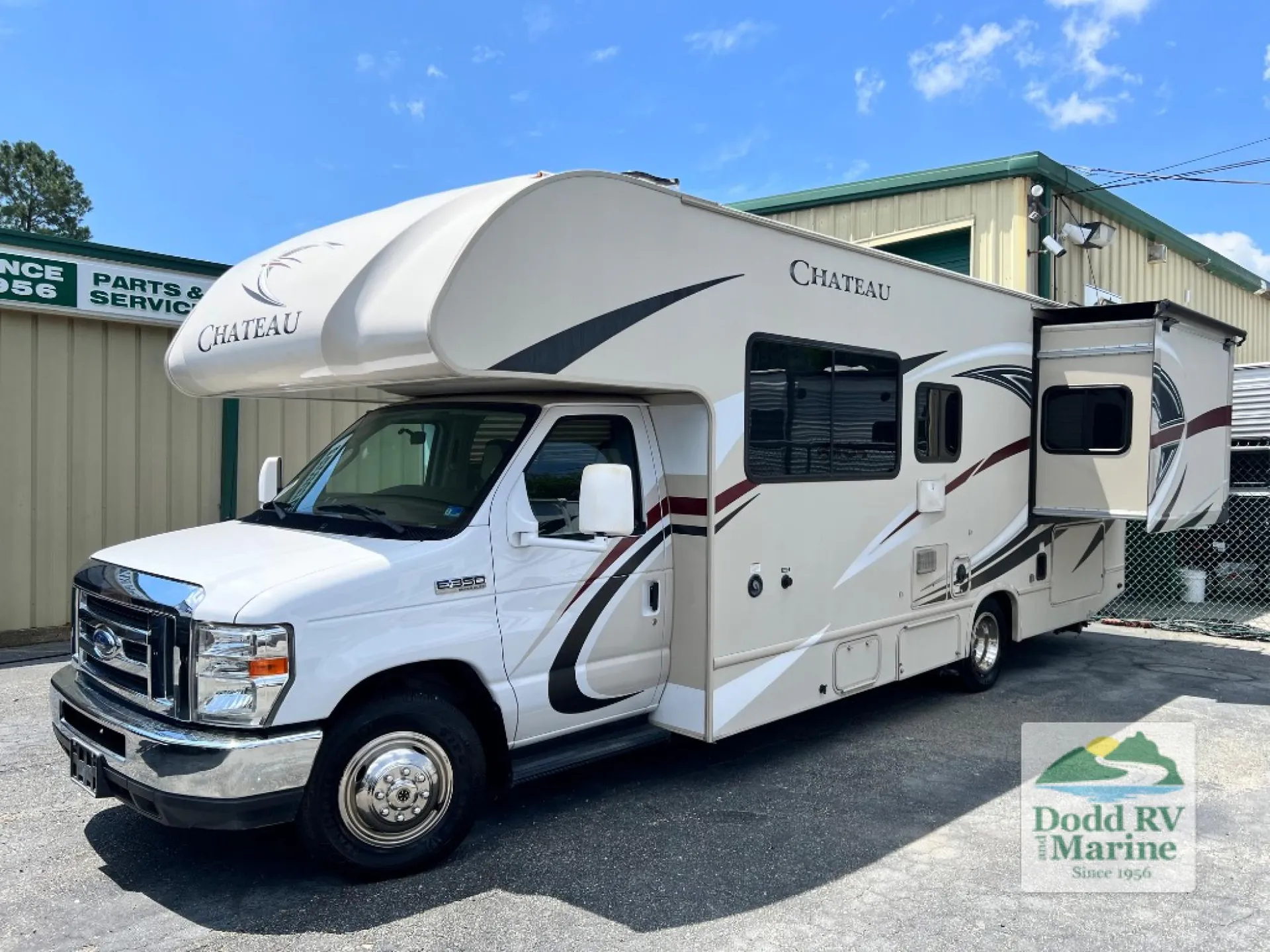 2018 Thor Motor Coach Chateau 26B - Photo 3
