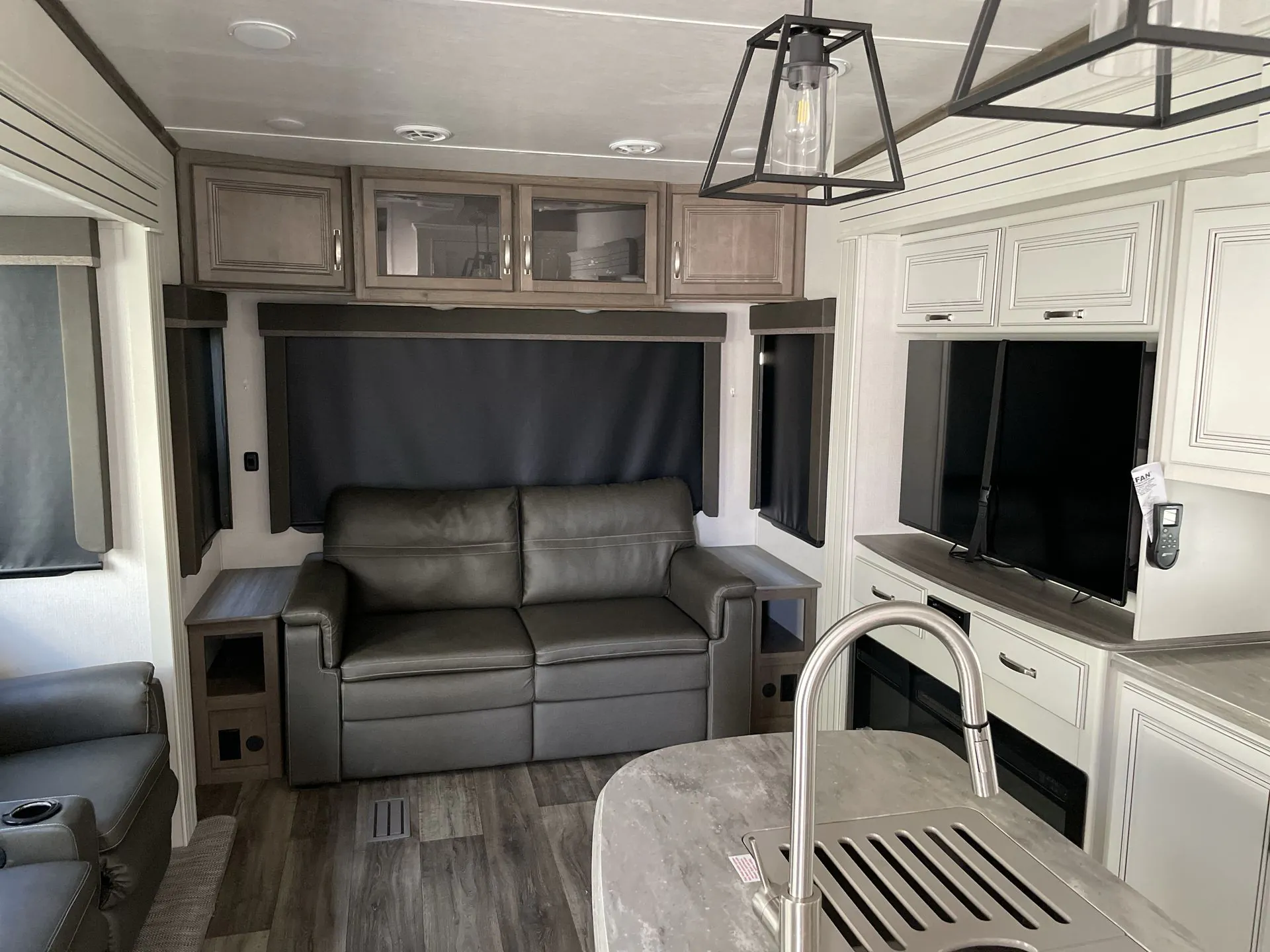 2023 Keystone Cougar 355FBS - Photo 3