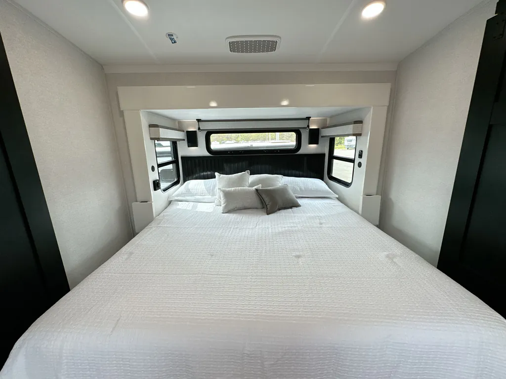 2027 Jayco Pinnacle 36FBTS, Photos photo 45