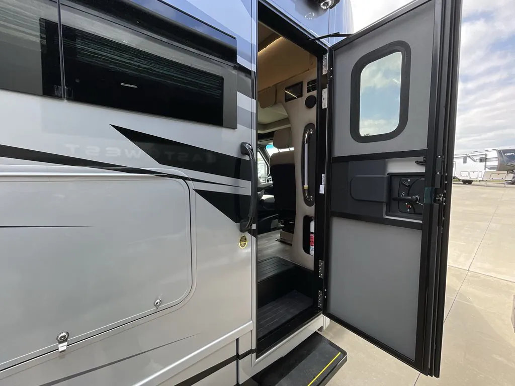 2026 Tiffin Wayfarer 25 XRW, Photos photo 7