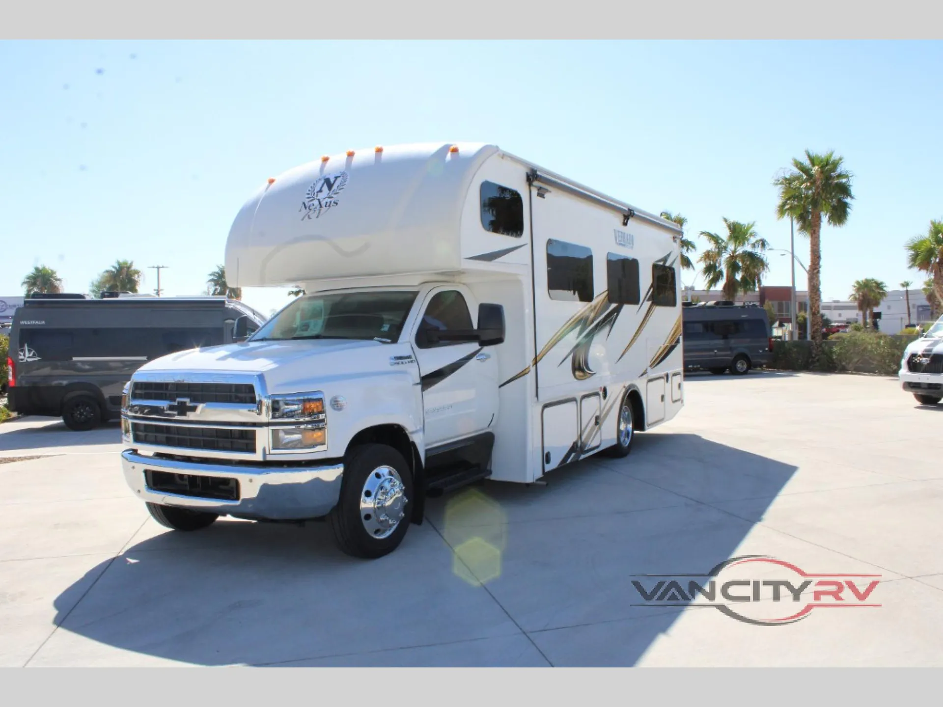 2024 Nexus Verrado 28S - Photo 2