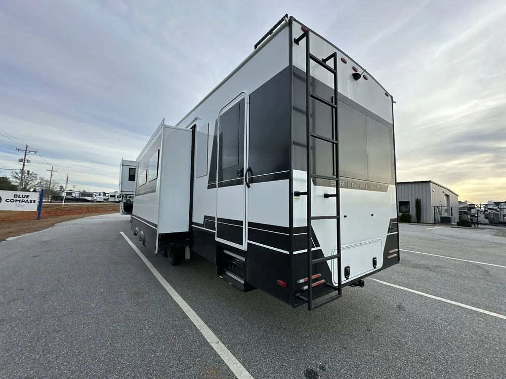 2026 Brinkley Model Z 3515, Photos photo 3