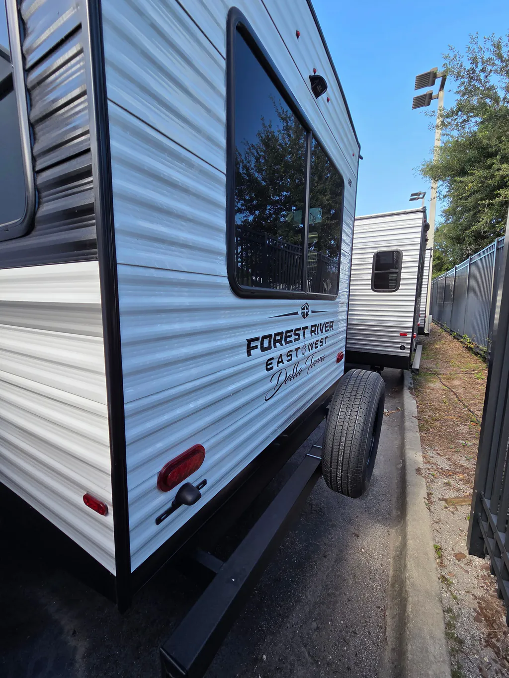 2026 East to West Della Terra 272RL, Photos photo 4