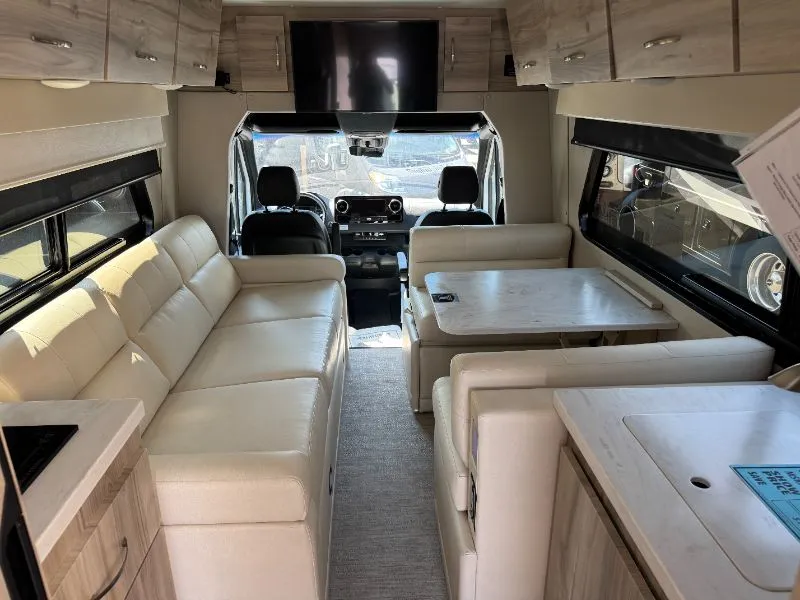2025 Chinook RV Summit SS, Photos photo 4