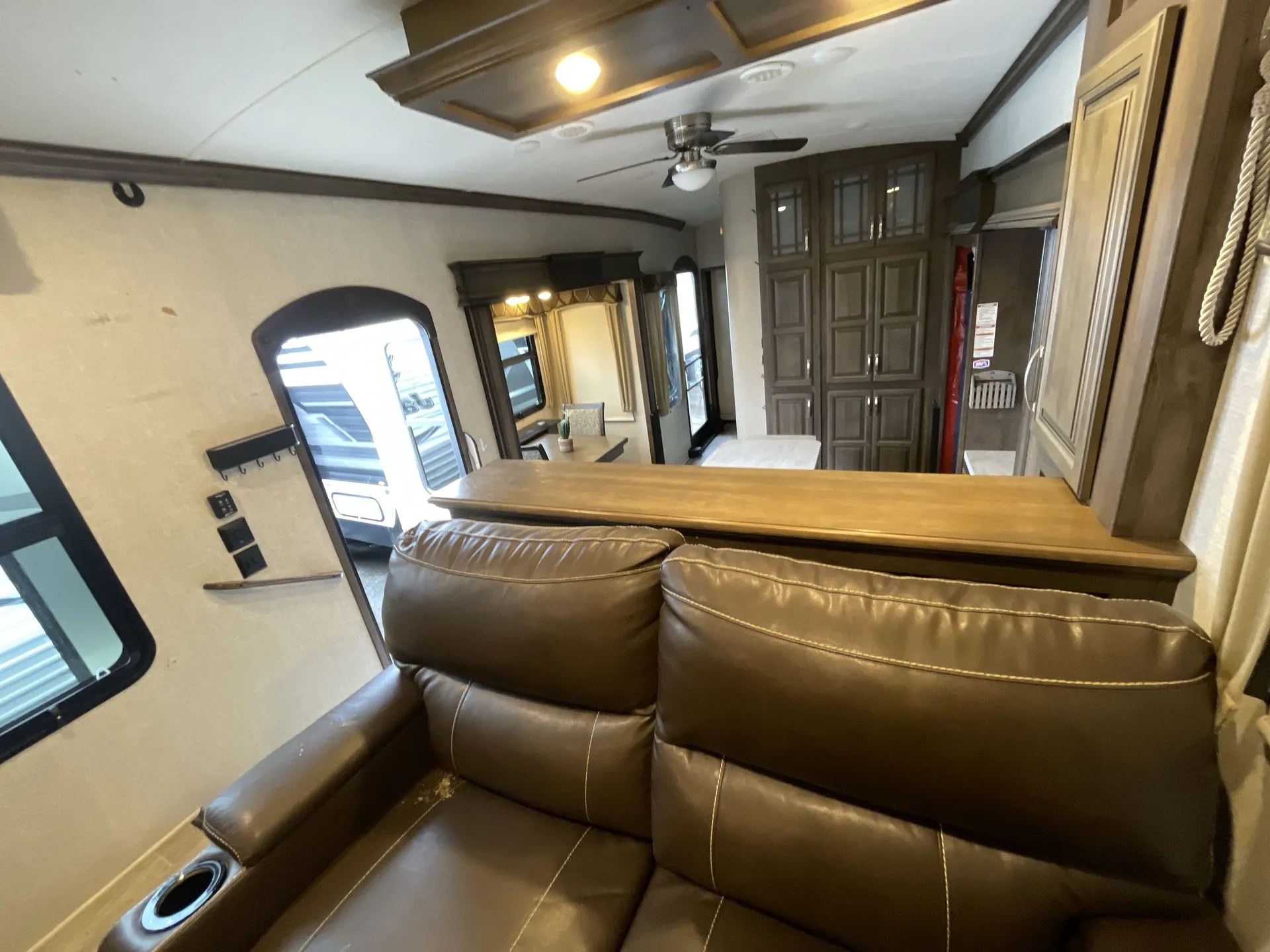 2018 Keystone Montana 3730FL — living area main