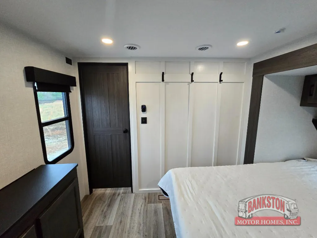 2026 Venture RV Stratus SR302VBH, Photos photo 31