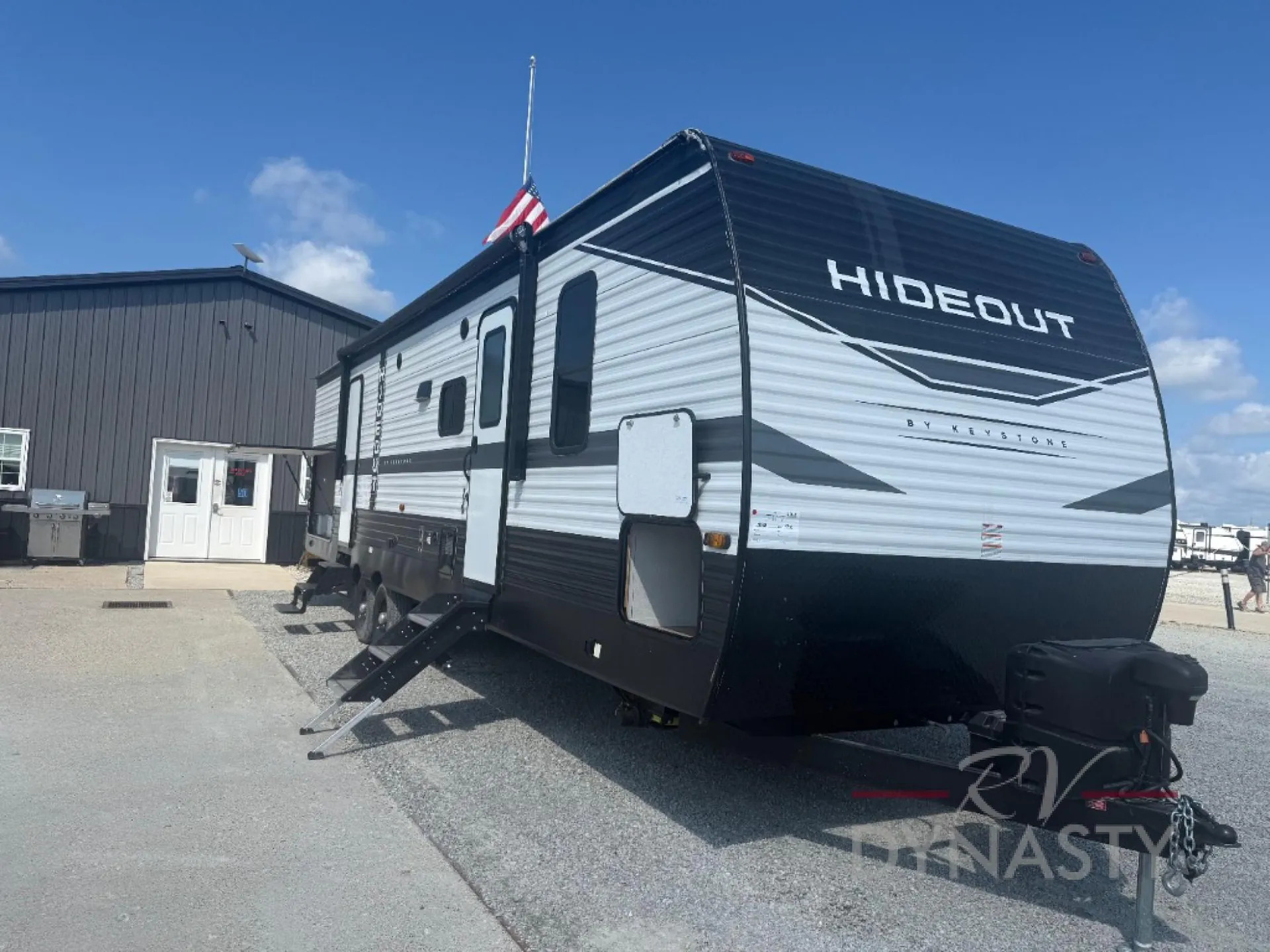 2022 Keystone Hideout 318BR - Photo 2