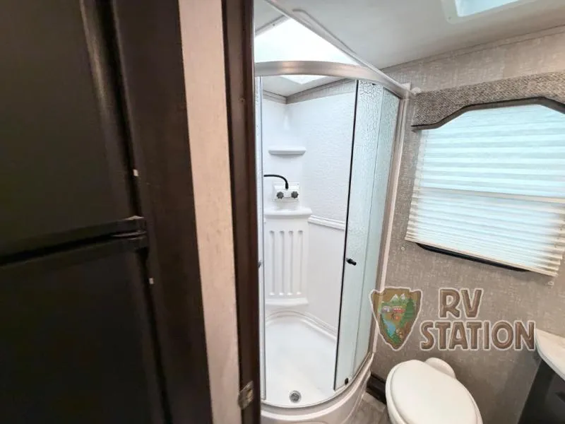2018 Heartland North Trail Ultra-Lite Travel Trailer 22FBS - Photo 3
