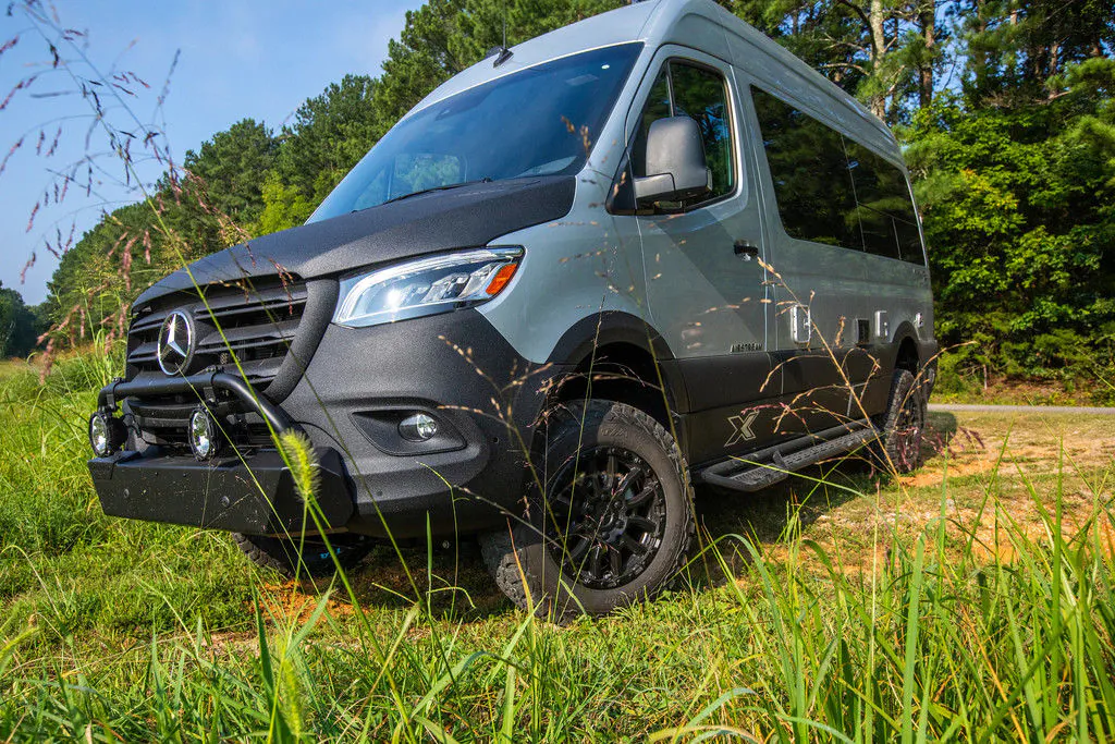 2025 Airstream Interstate 19X - Photo 3