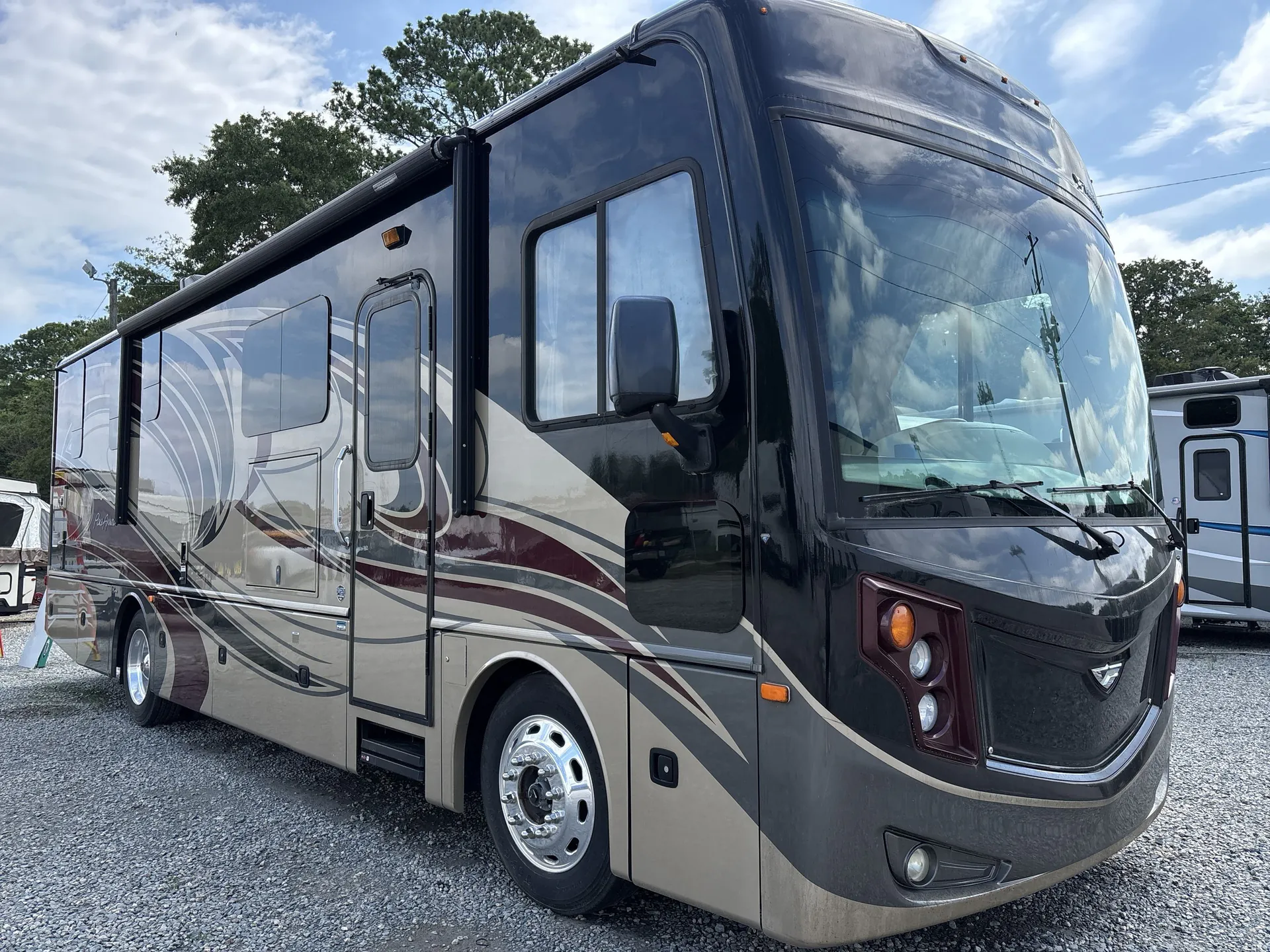 2018 Fleetwood Pace Arrow 33D - Photo 2