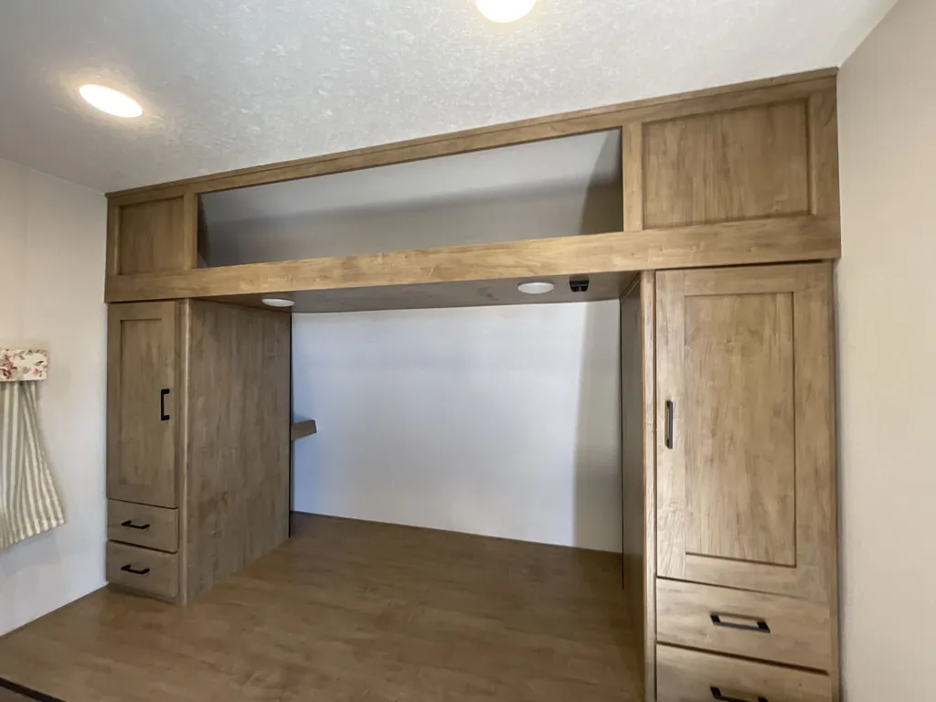 2024 Coachmen Freedom Express Select 31SE, Photos photo 16