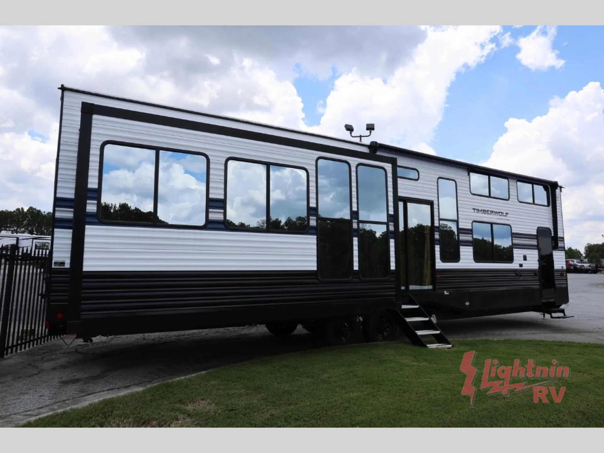 2027 Forest River Cherokee Timberwolf 39JM - Photo 3