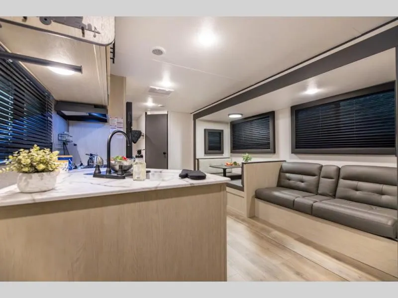 2026 Shasta RVs i-5 Edition 527BHS - Photo 4