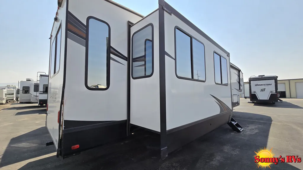2023 Forest River Sabre 38RLH, Photos photo 8