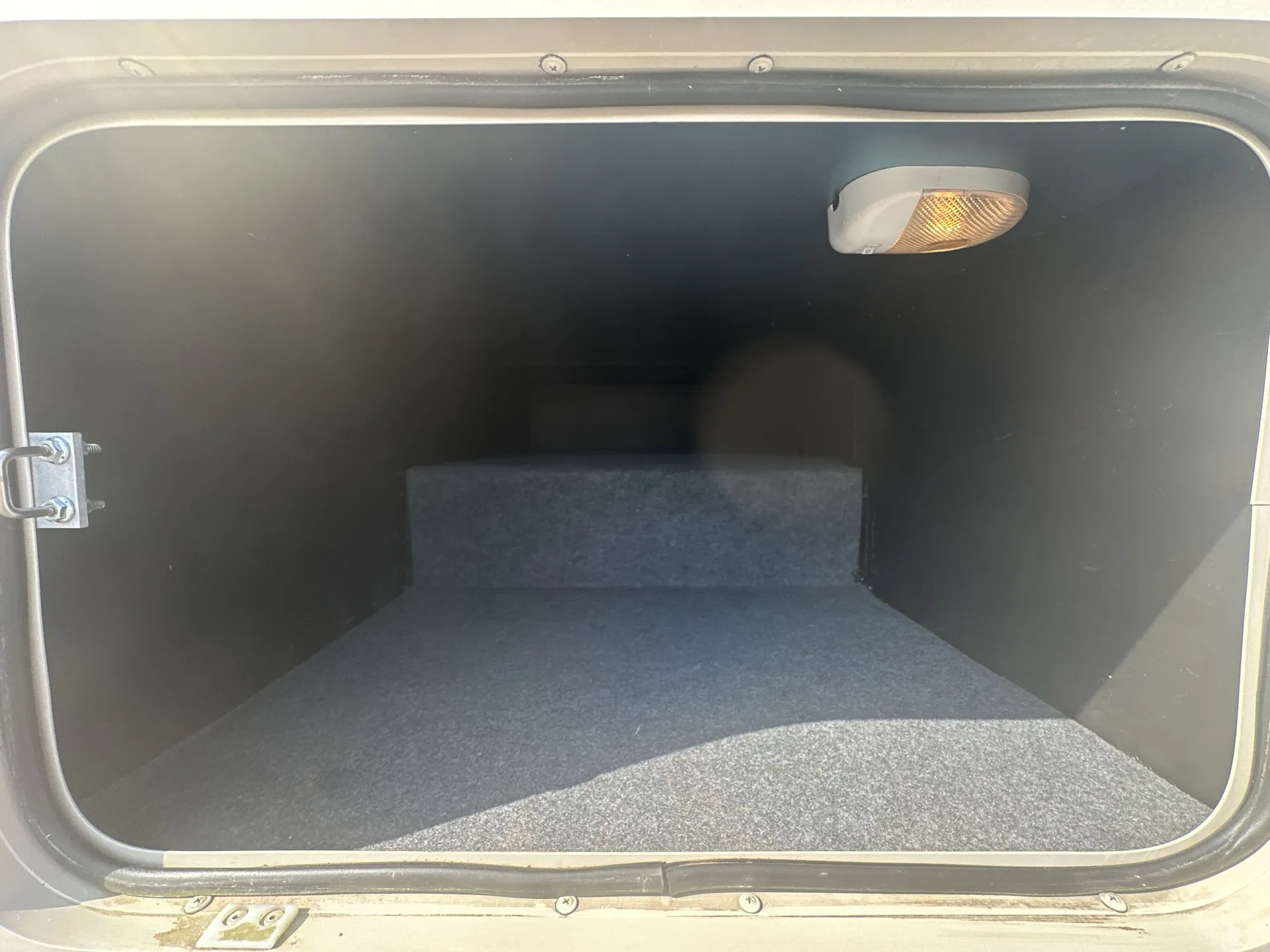 2019 Winnebago Vista 27P — living area main