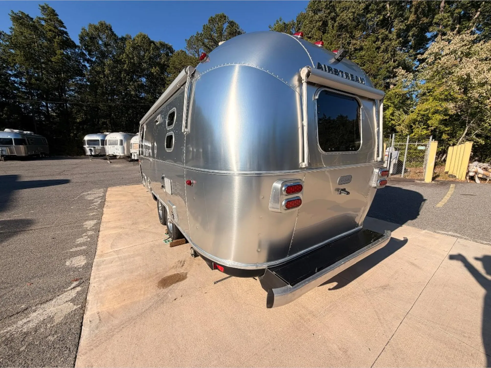 2021 Airstream Globetrotter 23FB Twin - Photo 4