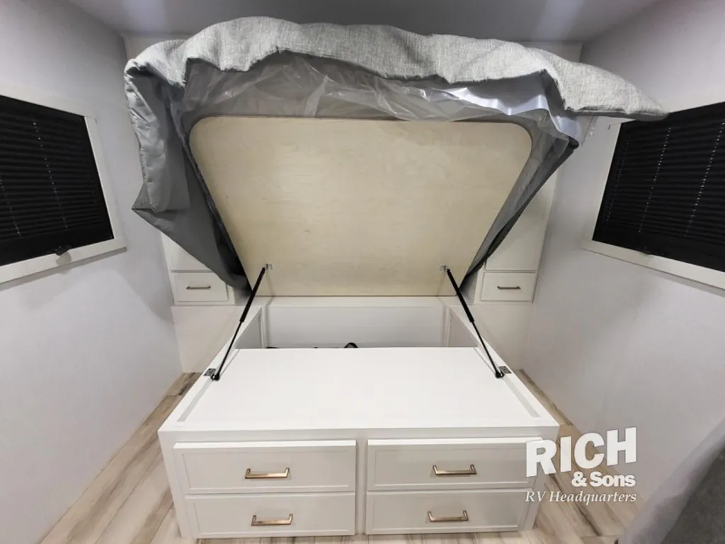 2026 Brinkley Model Ix 23X, Photos photo 18