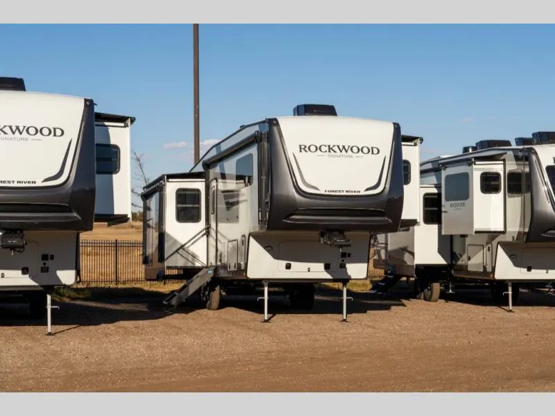 2026 Forest River Rockwood Signature R372RL - Photo 2