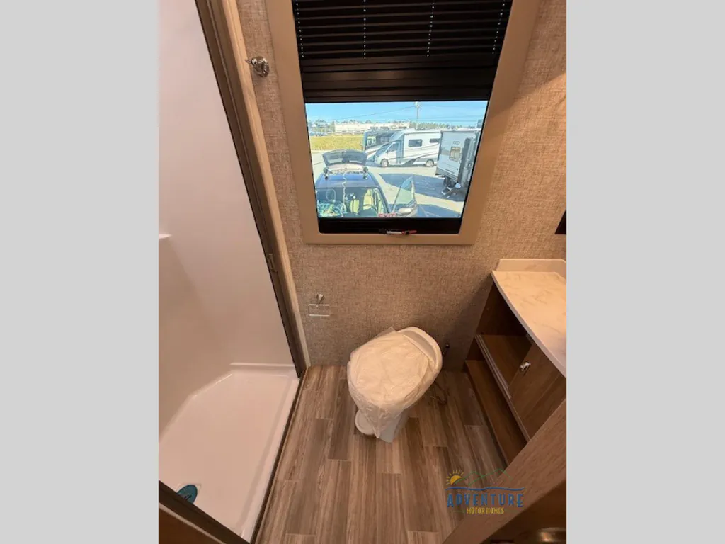 2025 Tiffin Wayfarer 25 XRW, Photos photo 15
