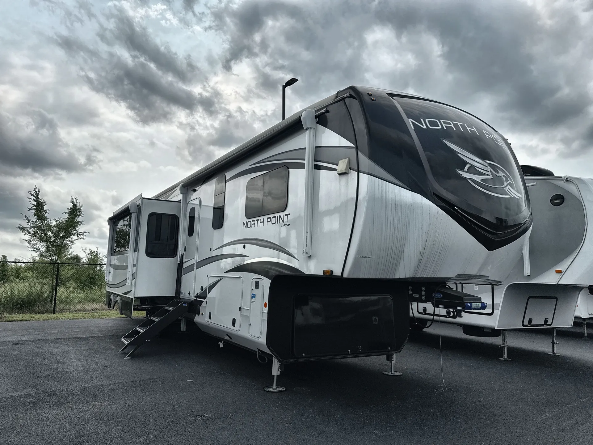 2024 Jayco North Point 390CKDS - Photo 2