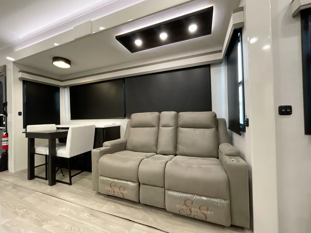2027 Jayco Pinnacle 36FBTS, Photos photo 39