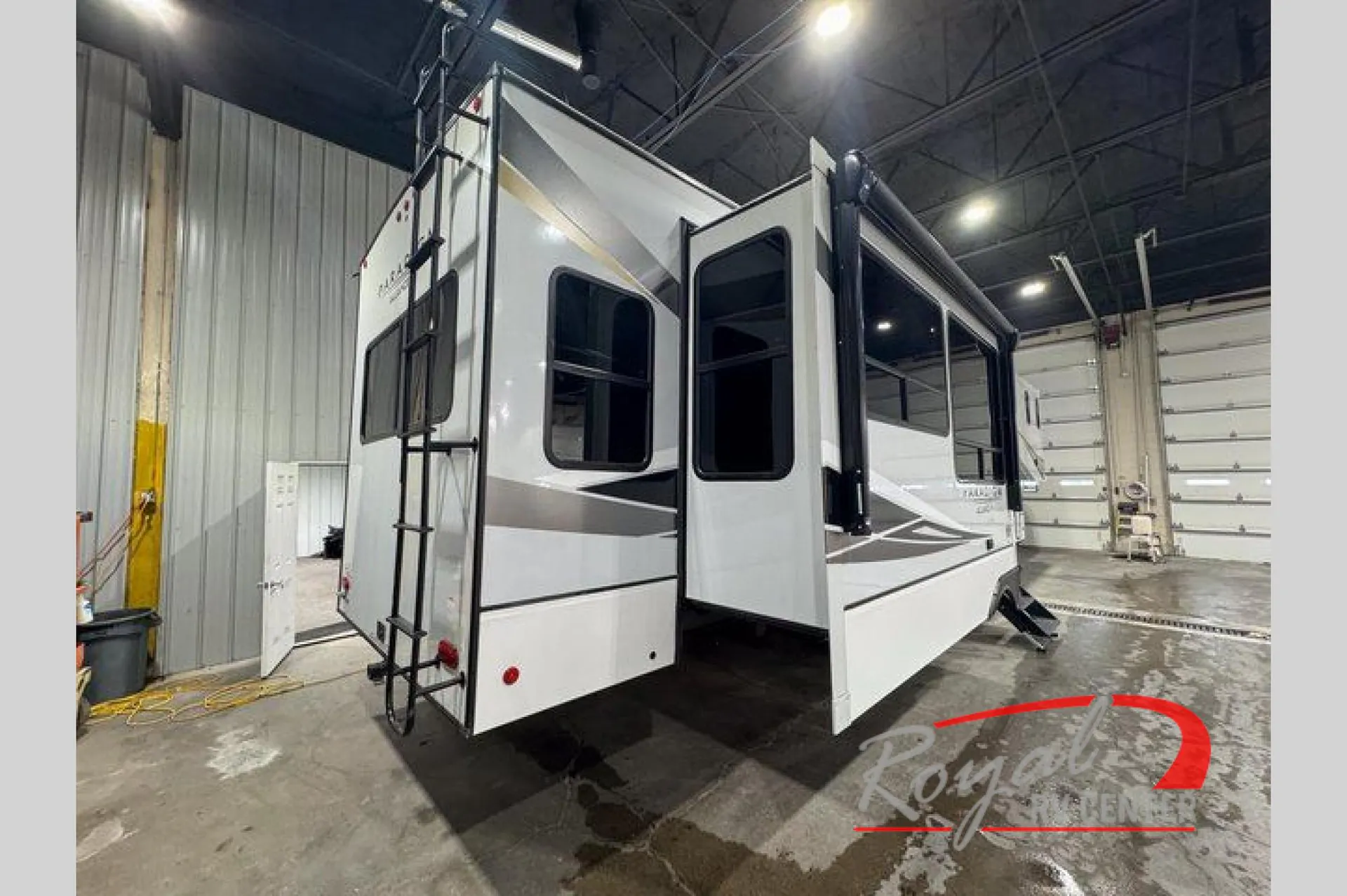 2022 Alliance RV Paradigm 370FB - Photo 3
