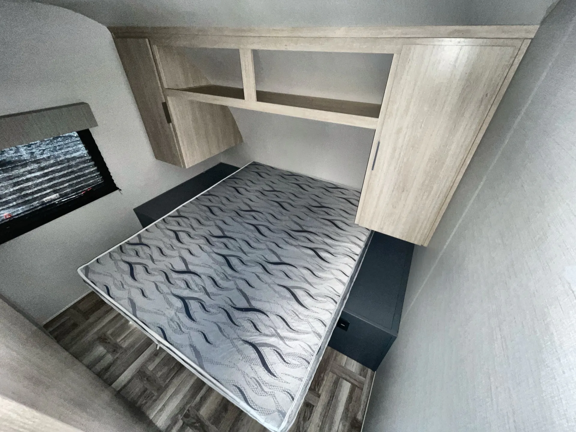 2024 Prime Time Tracer 270BHSLE — living area main