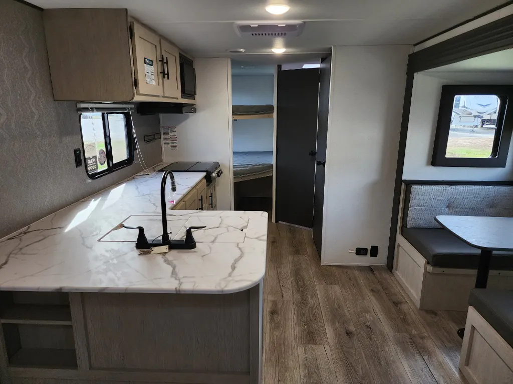 2025 Shasta RVs i-5 Edition 525BHS, Photos photo 28