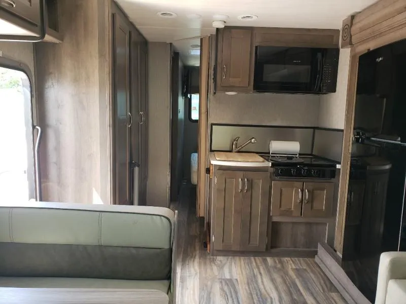 2021 Nexus Triumph 28T - Photo 4