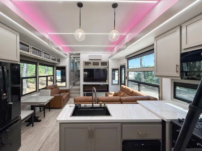 2026 Axiom RV Vendetta 4250SP - Photo 4