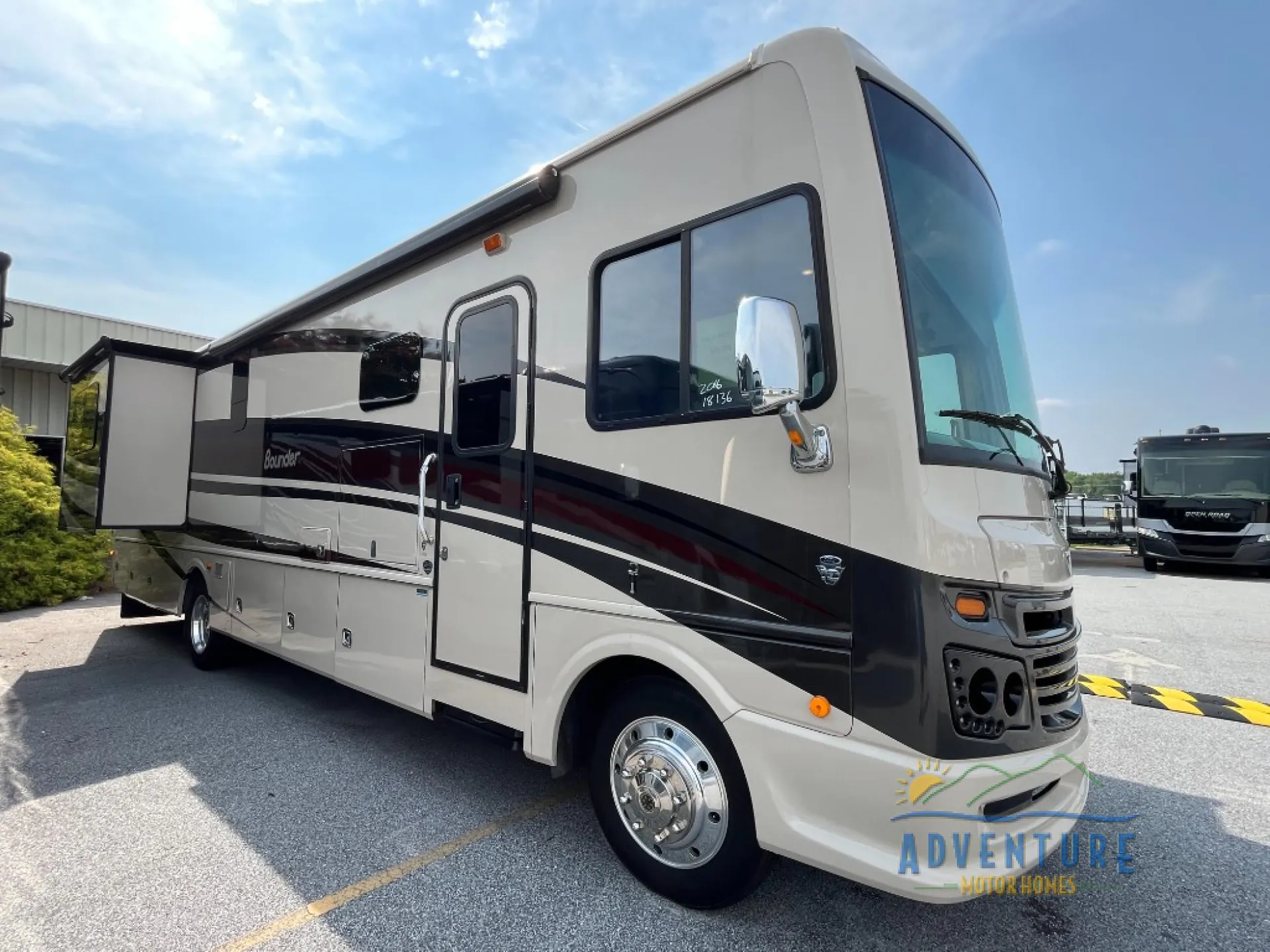 2016 Fleetwood Bounder 35K - Photo 2