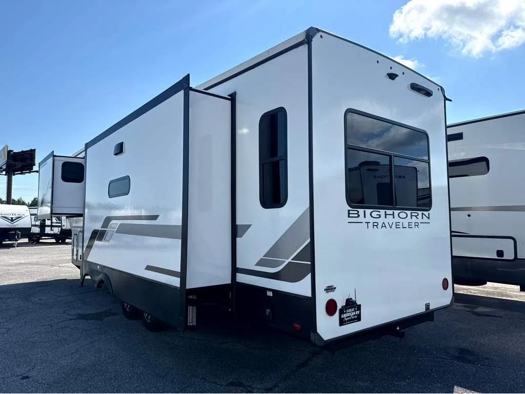 2024 Heartland Bighorn Traveler 32RS - Photo 4