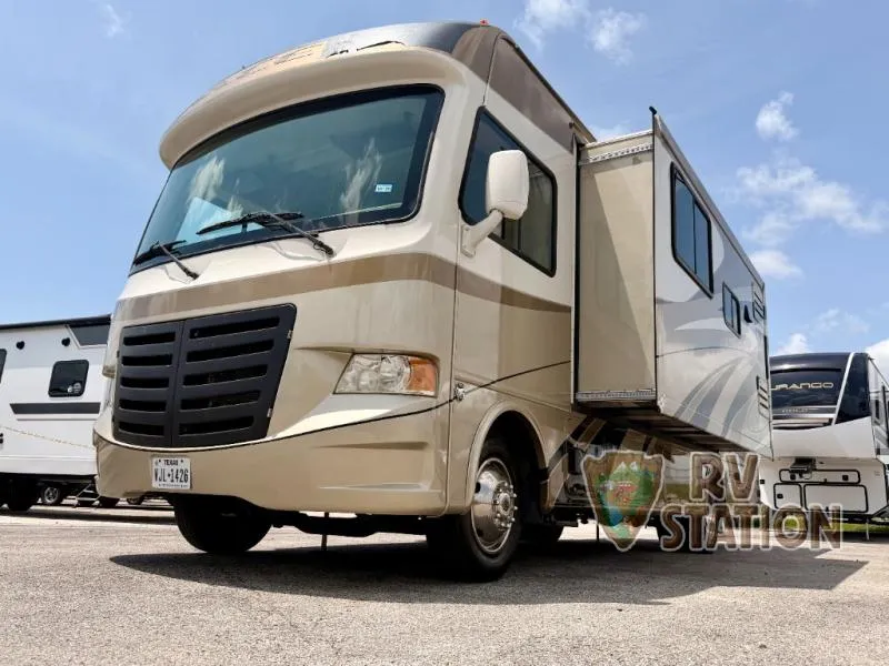 2013 Thor Motor Coach ACE Used    29 2 - Photo 4