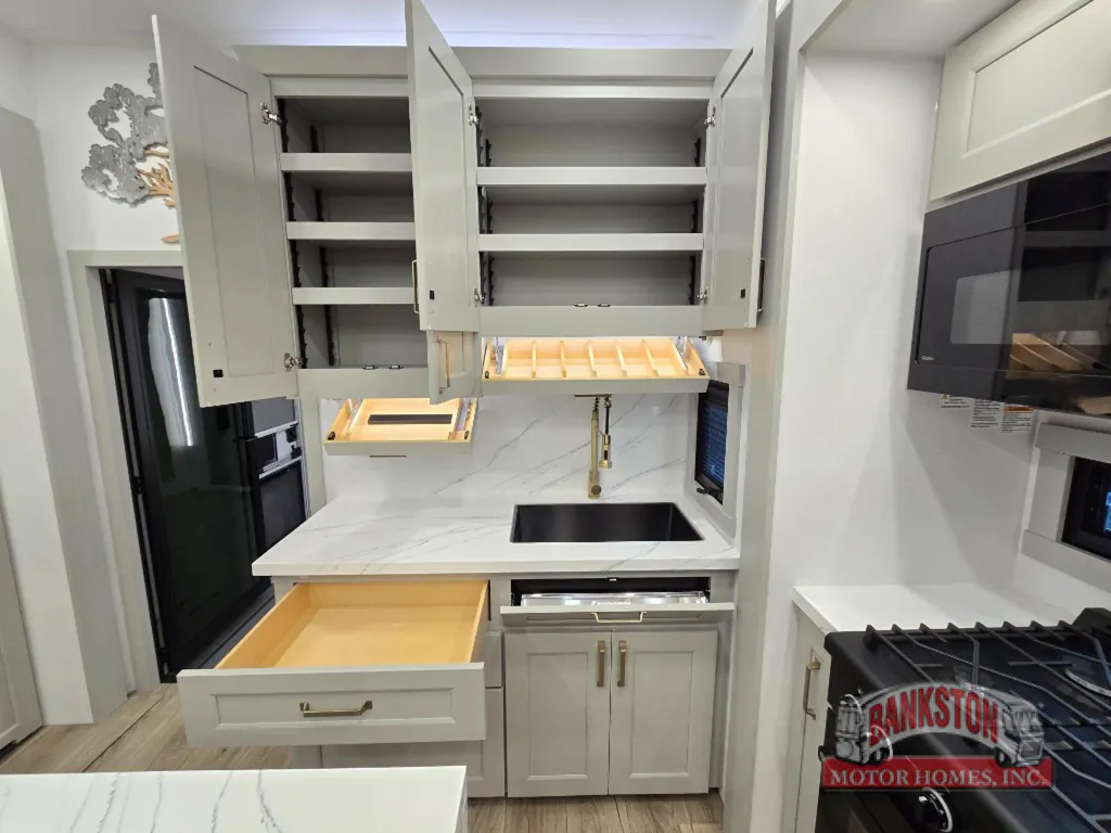2026 Brinkley Model G 3520, Photos photo 9