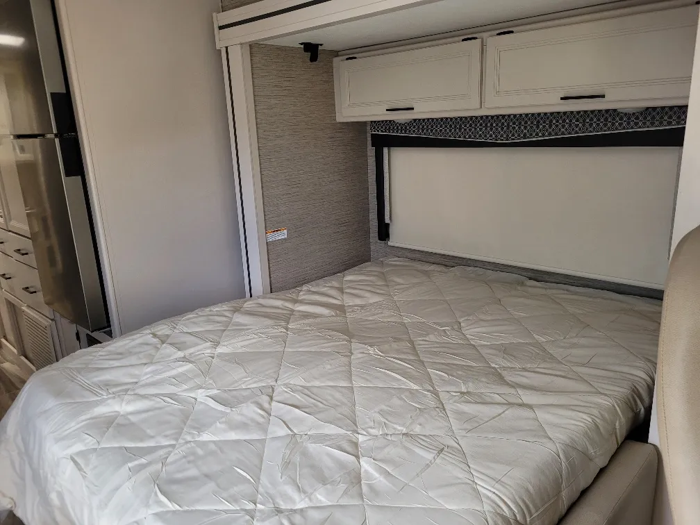 2023 Thor Motor Coach Vegas 24.3, Photos photo 8