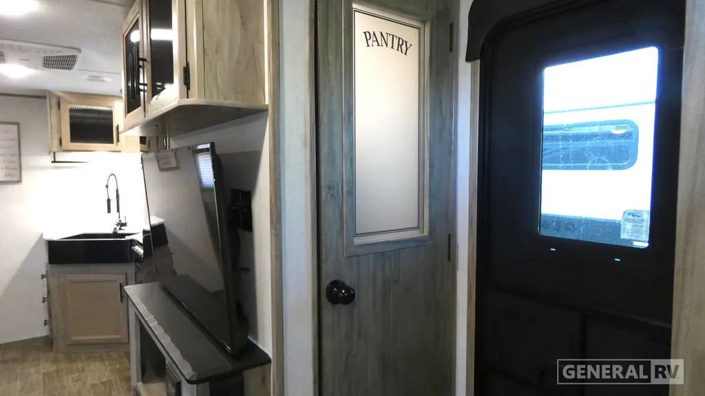 2021 Forest River Cherokee Alpha Wolf 30DBH-L, Photos photo 23