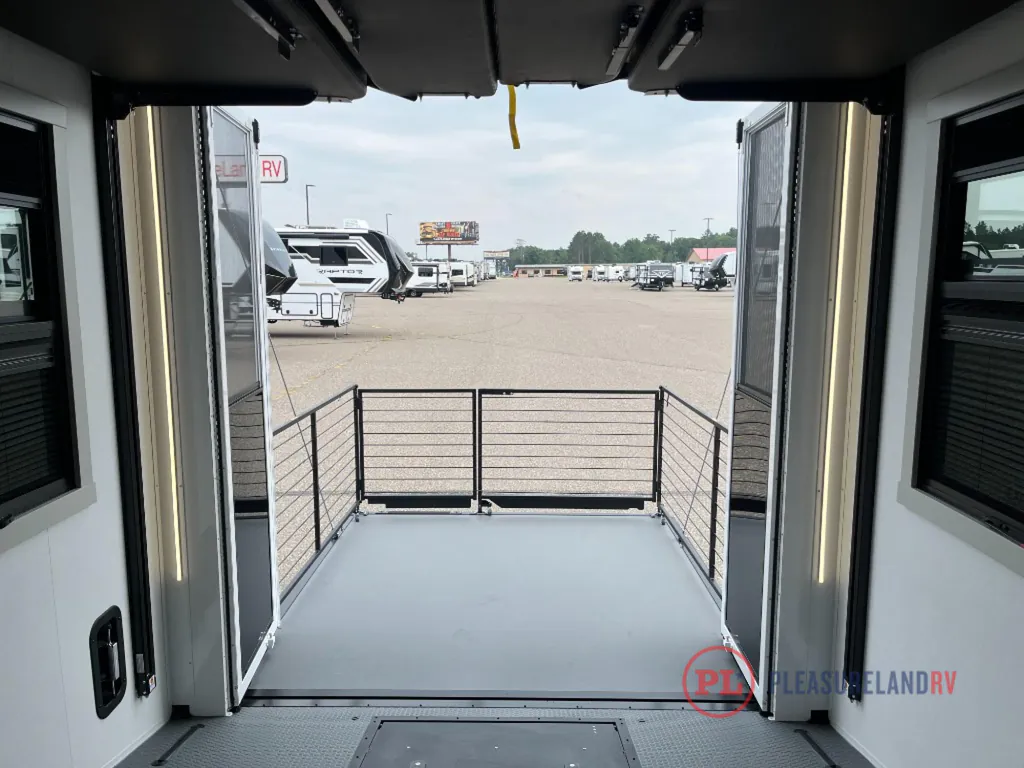 2026 Brinkley Model G 3970, Photos photo 11