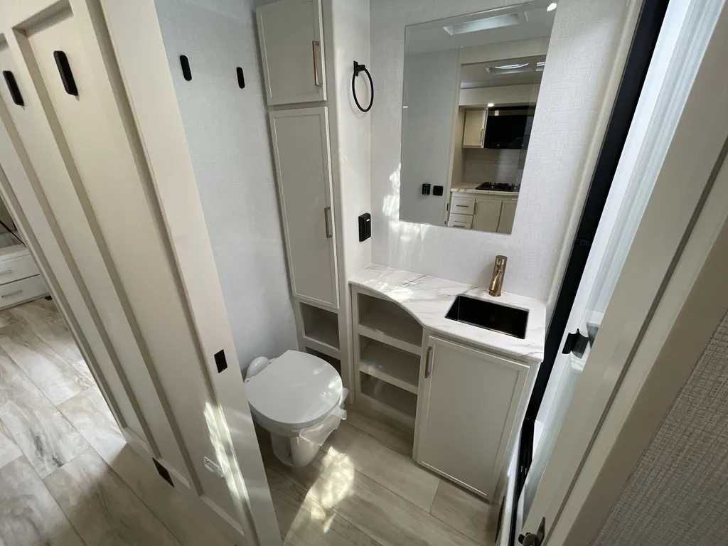 2026 Brinkley Model Ix 23X, Photos photo 14
