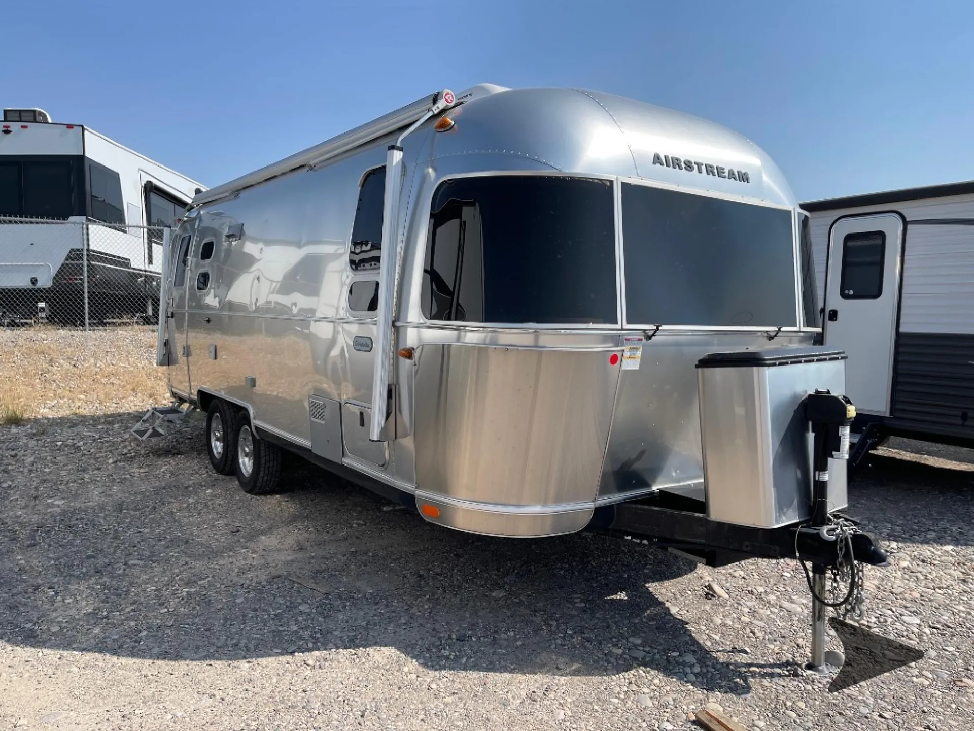 2020 Airstream Globetrotter 25FB - Photo 2