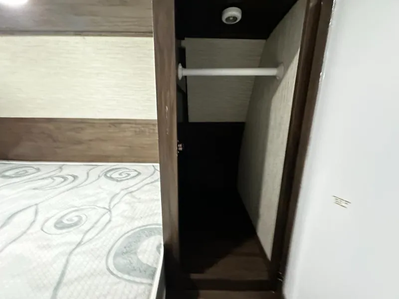 2019 Forest River Cherokee Alpha Wolf 26DBH-L, Photos photo 6