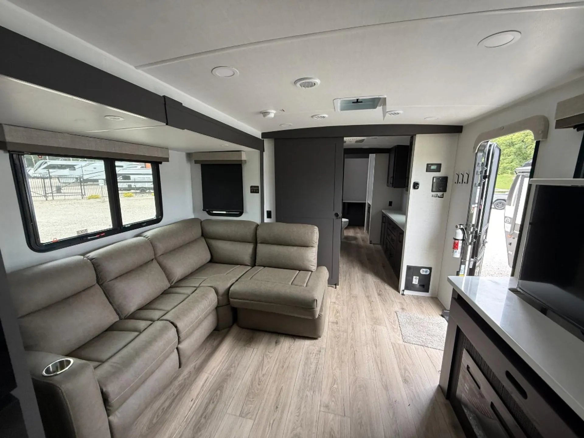 2027 Forest River Rockwood Ultra Lite 2711RK - Photo 4