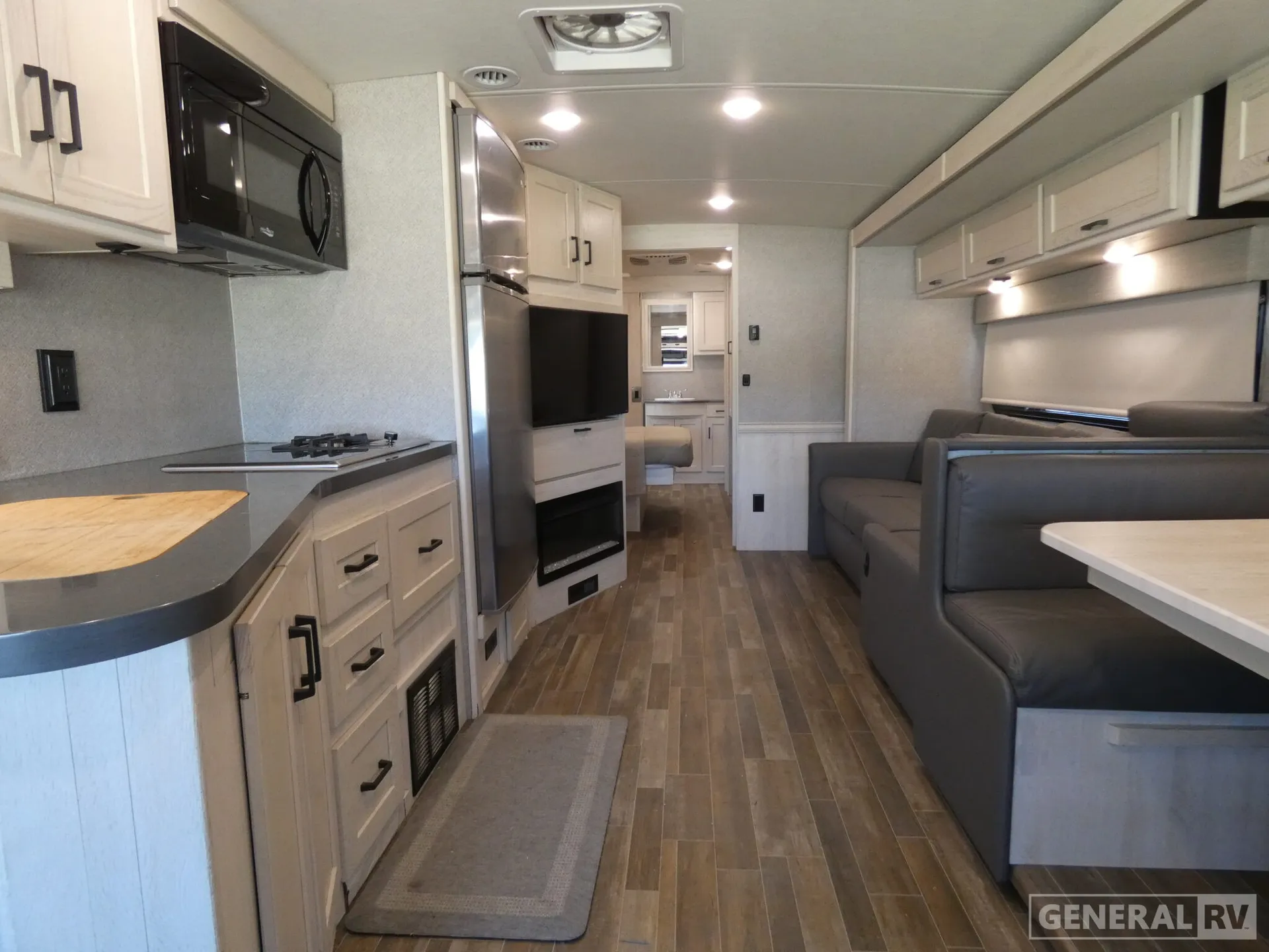 2022 Winnebago Adventurer 35F - Photo 3
