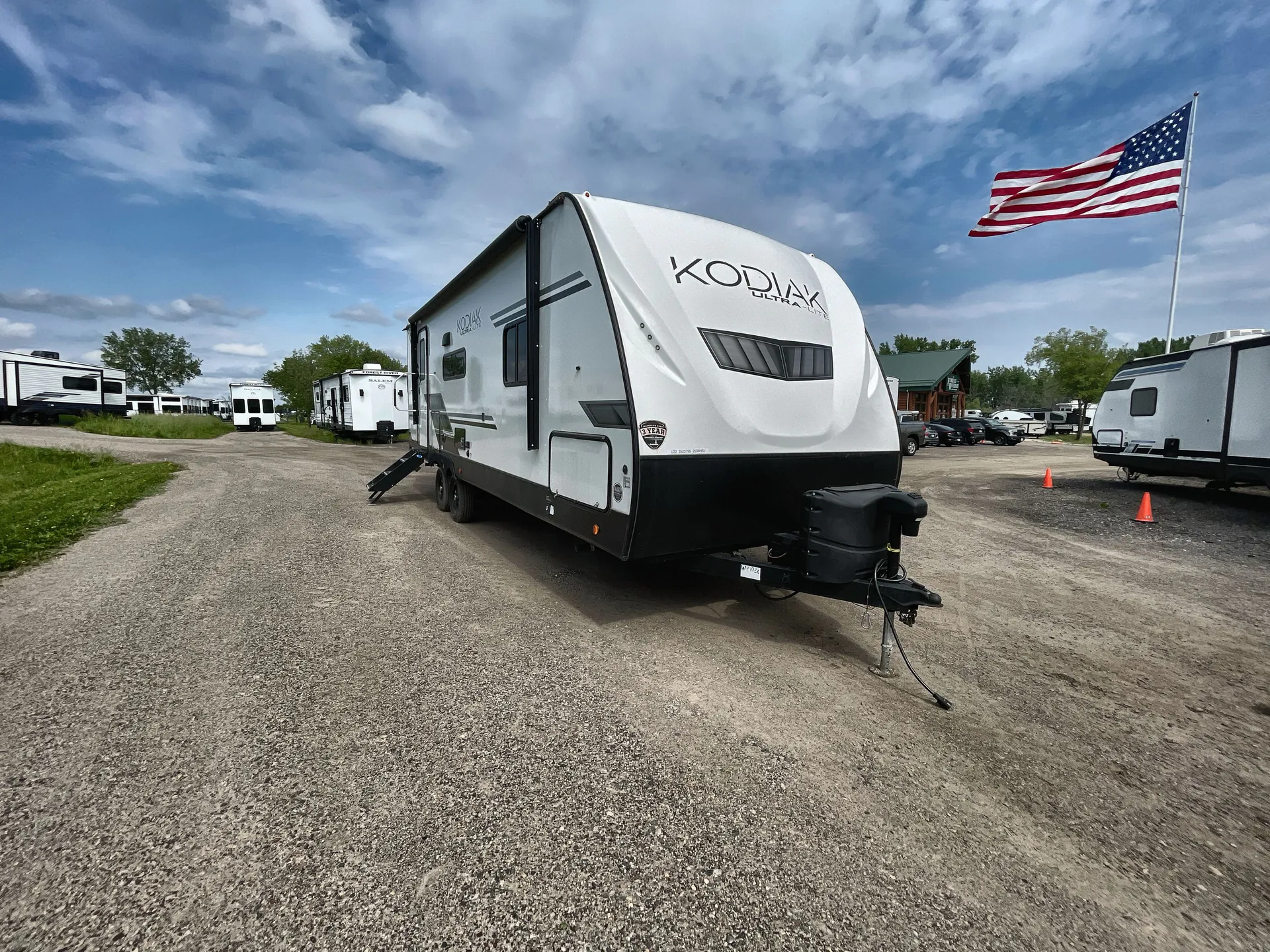 2022 Dutchmen Kodiak Ultra-Lite 250BHSL - Photo 2