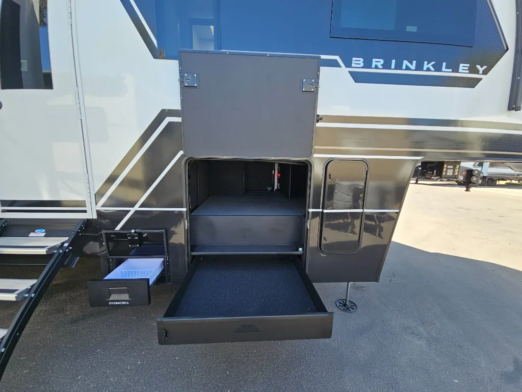2026 Brinkley Model G 3950, Exterior photo 30