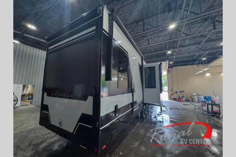 2027 Brinkley Model G 4150 - Photo 3