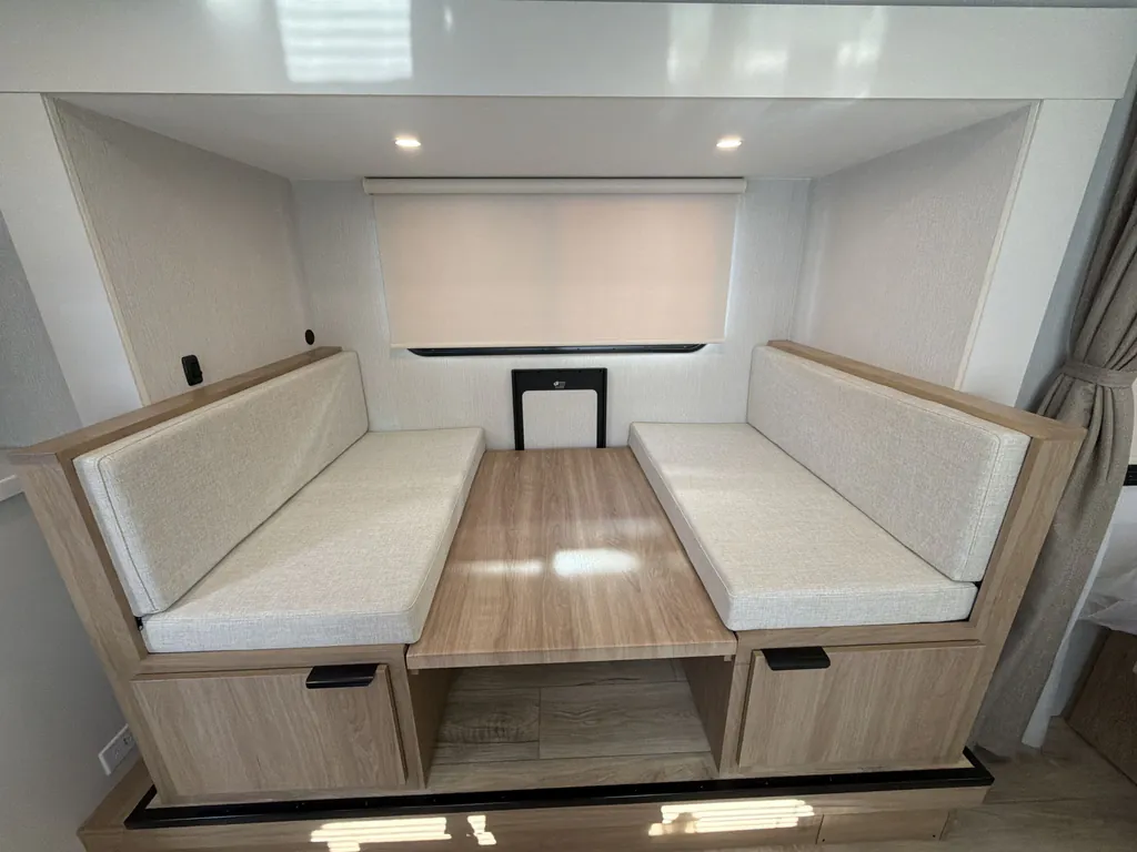 2027 Winnebago Micro Minnie 2108DS, Photos photo 7