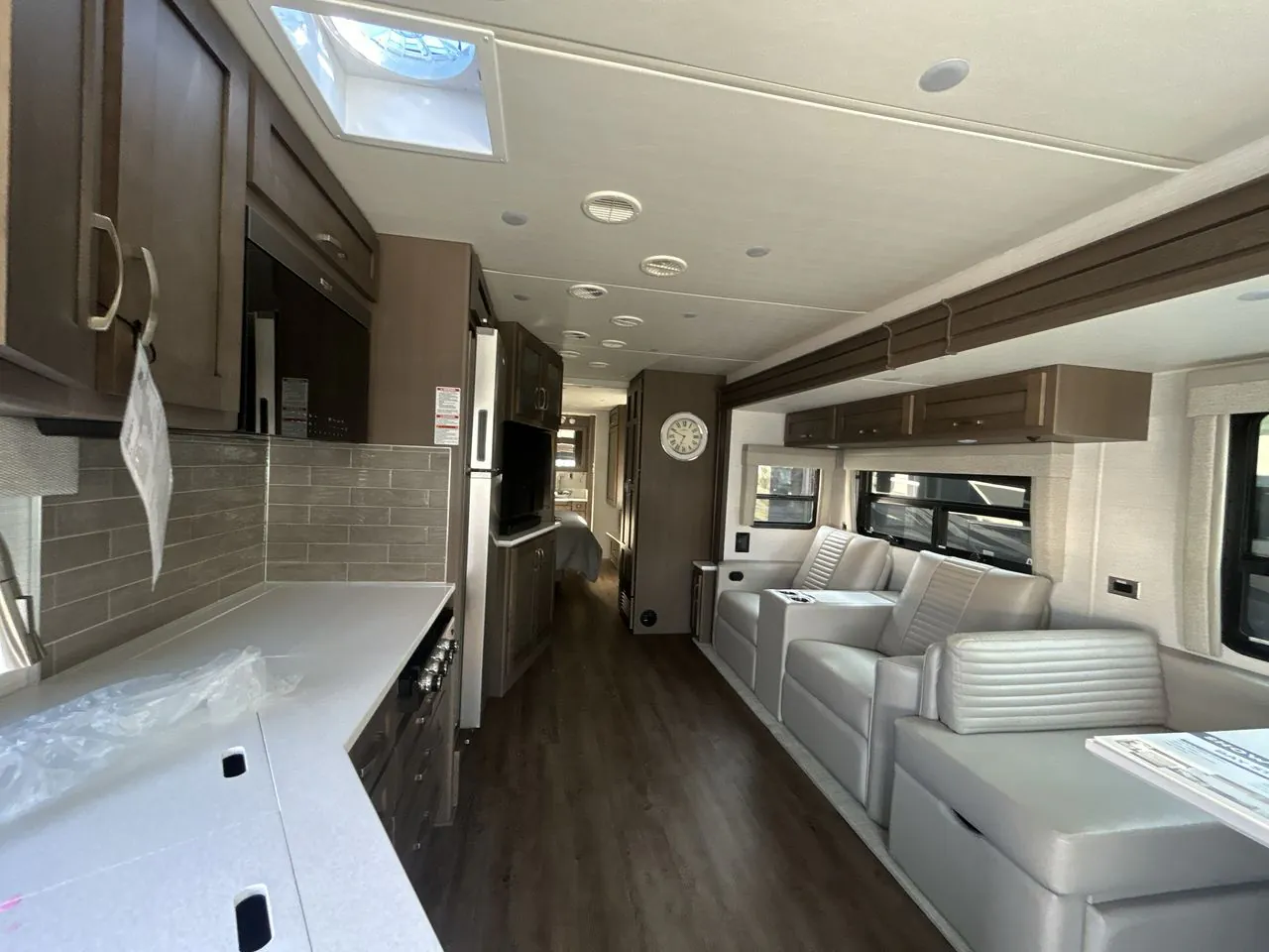 2026 Newmar Bay Star 3609 - Photo 2