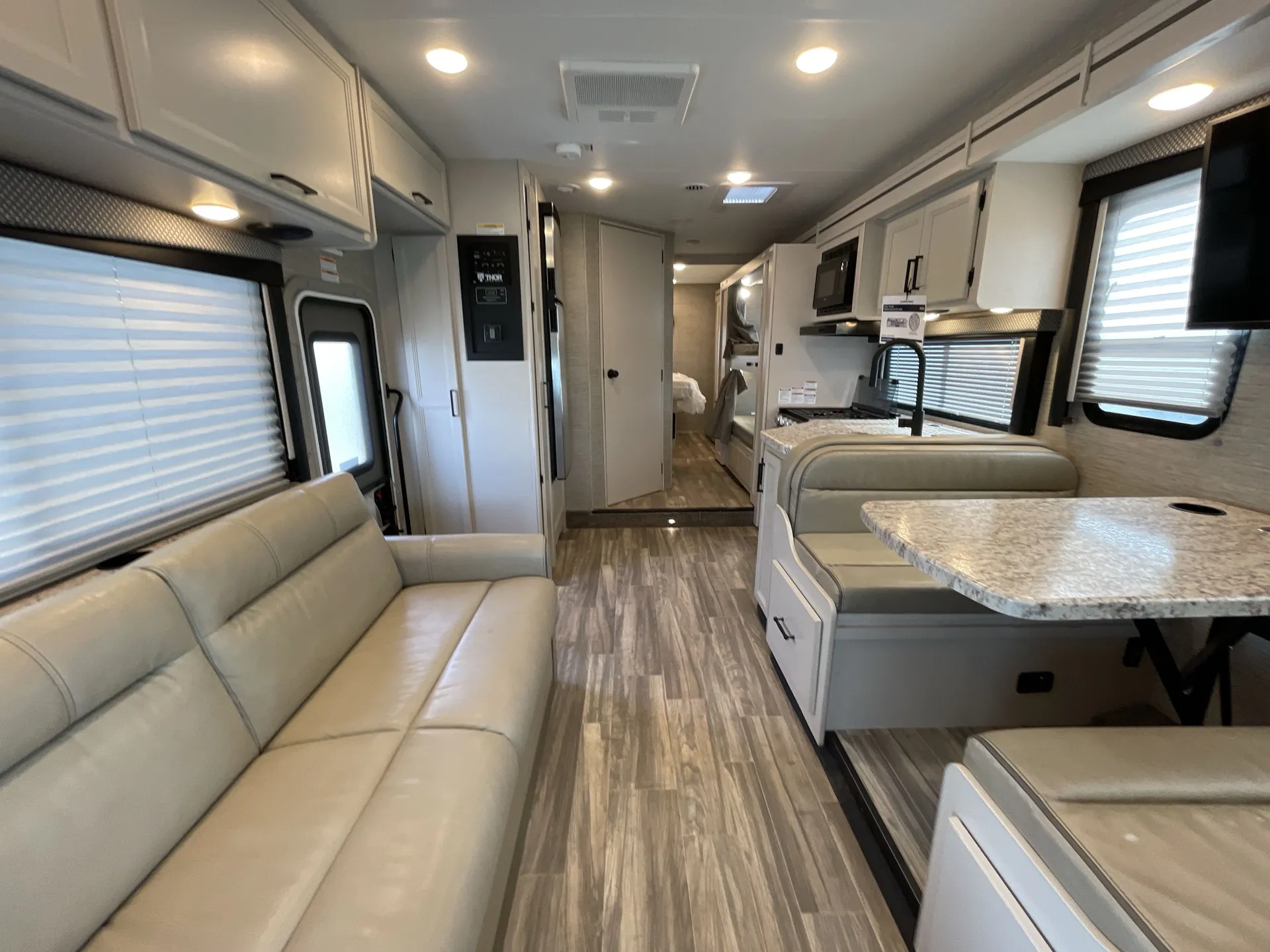 2023 Thor Motor Coach Freedom Elite 31FE - Photo 3