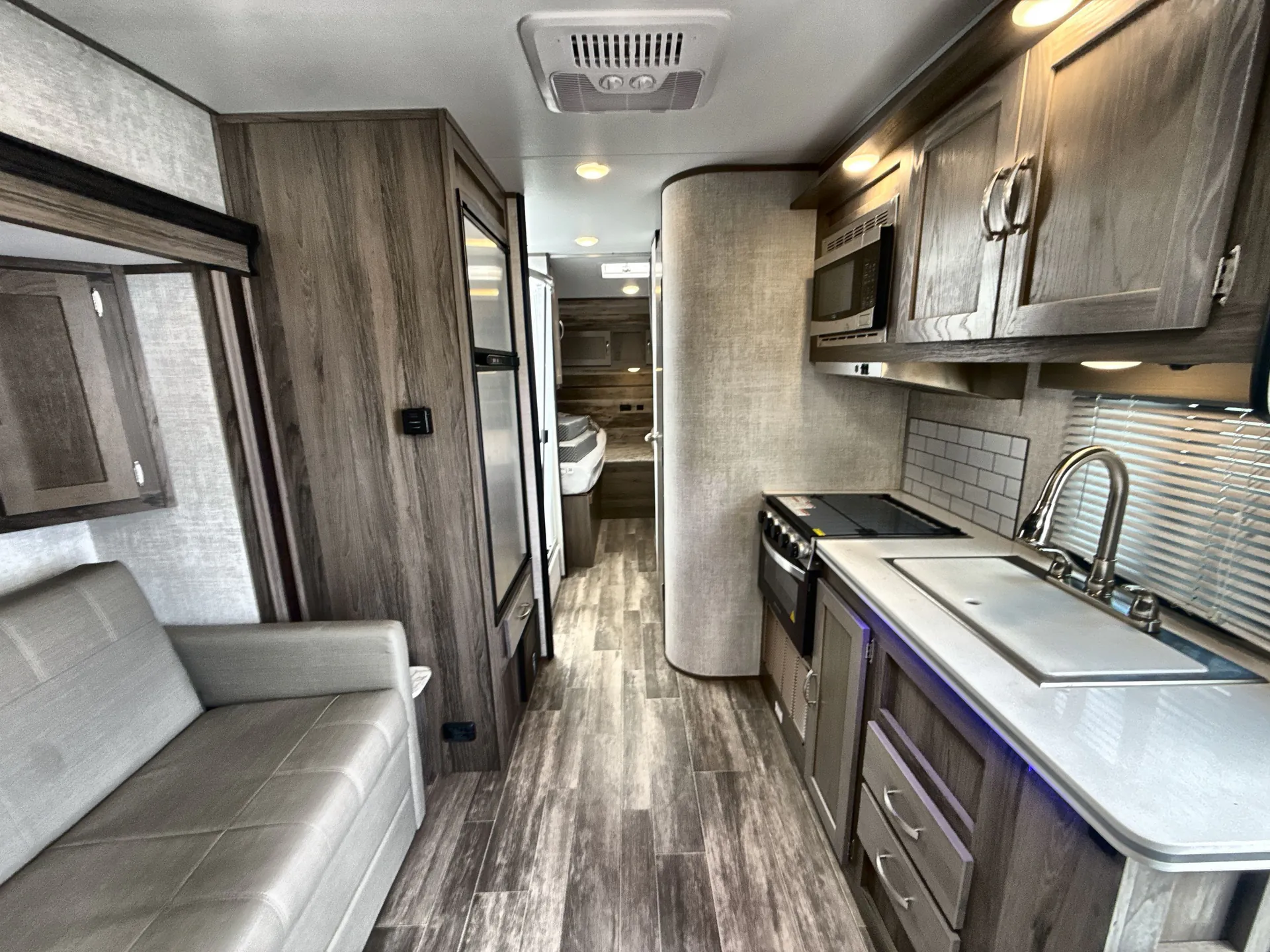 2023 Gulf Stream Vista Cruiser 23TWS — living area main