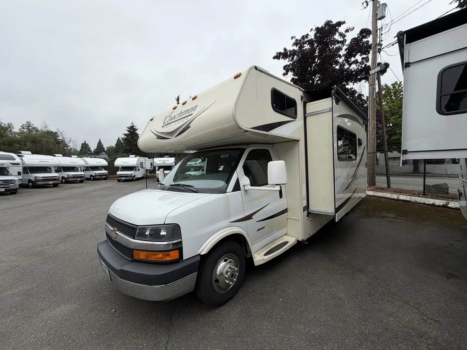 2014 Coachmen Freelander 29KS - Photo 3